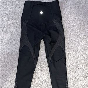 Black lulu lemon leggings! With reflective dots!